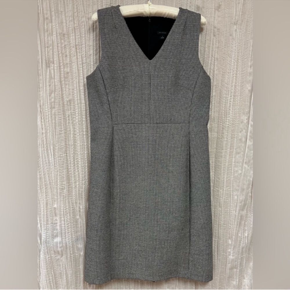 Ann Taylor 10 Black White Houndstooth Sleeveless V-Neck Back Zip Suiting Dress